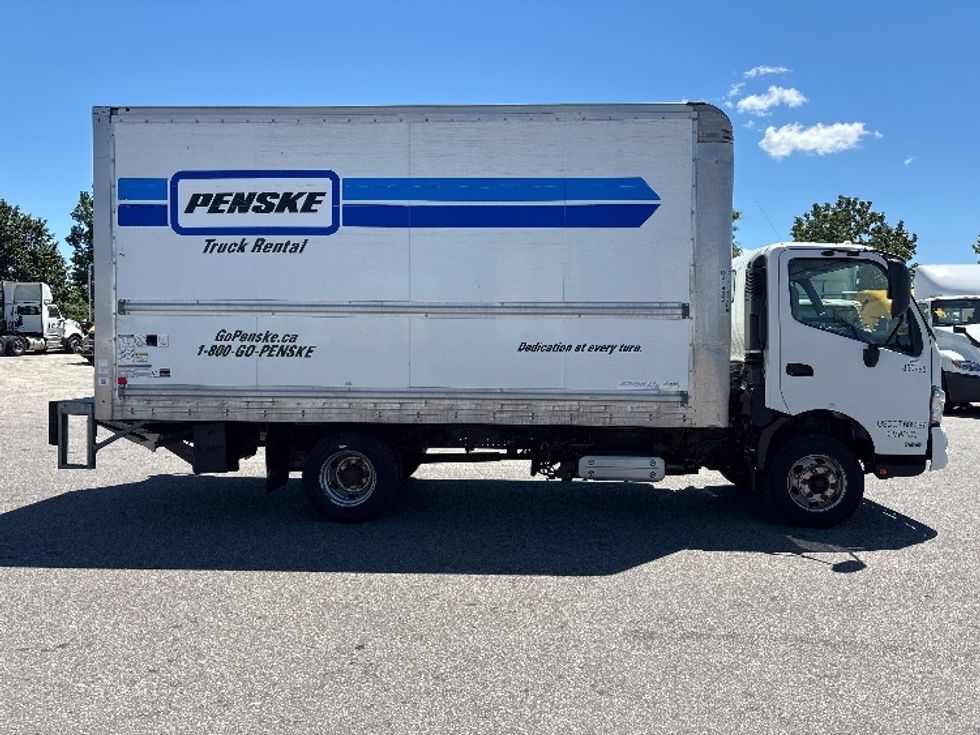 Light Duty Box Truck-Light and Medium Duty Trucks-Hino-2020-155-Brampton-ON-158,373\n\t\tkm-$ 50,250 - Image 15