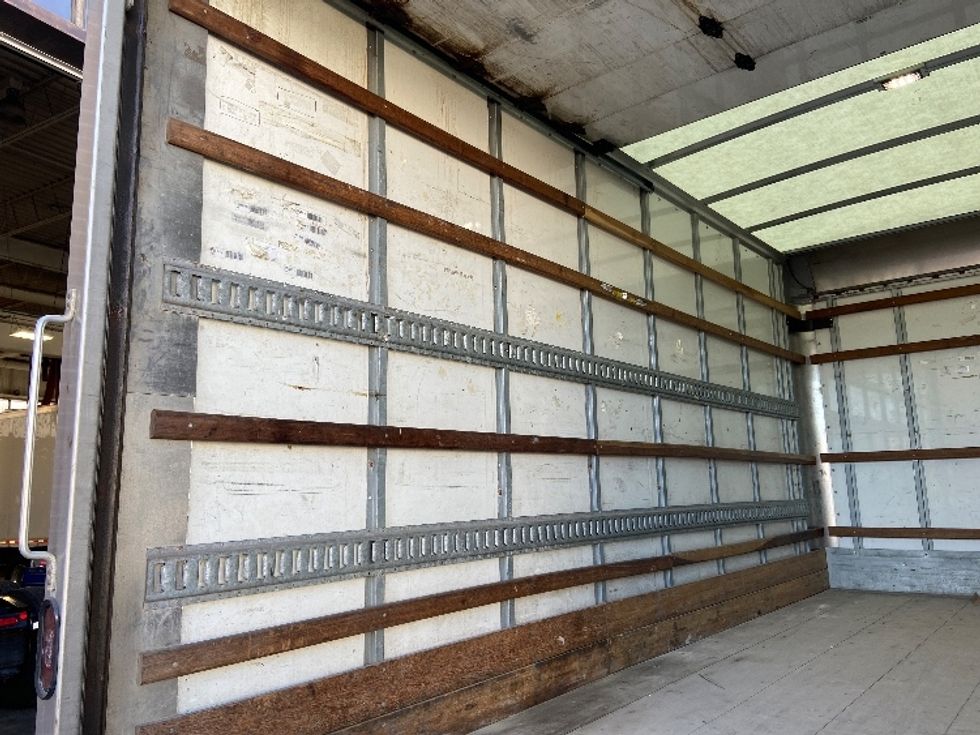 Light Duty Box Truck-Light and Medium Duty Trucks-Hino-2020-155-Brampton-ON-167,465\n\t\tkm-$ 50,250 - Image 10