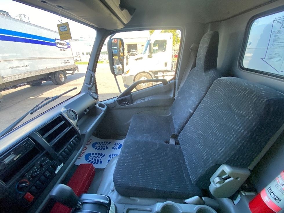 Light Duty Box Truck-Light and Medium Duty Trucks-Hino-2020-155-Brampton-ON-167,465\n\t\tkm-$ 50,250 - Image 17