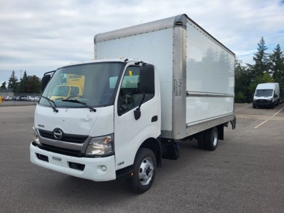 Light Duty Box Truck-Light and Medium Duty Trucks-Hino-2020-155-Brampton-ON-167,465\n\t\tkm-$ 50,250 - Image 3