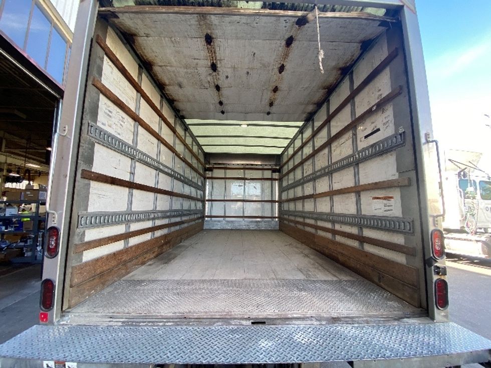 Light Duty Box Truck-Light and Medium Duty Trucks-Hino-2020-155-Brampton-ON-167,465\n\t\tkm-$ 50,250 - Image 7
