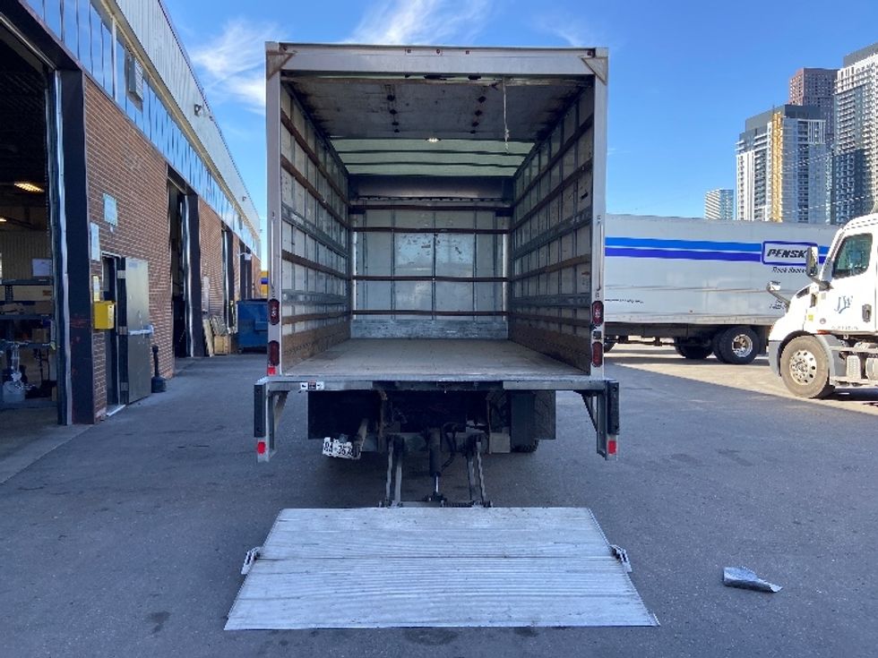 Light Duty Box Truck-Light and Medium Duty Trucks-Hino-2020-155-Brampton-ON-167,465\n\t\tkm-$ 50,250 - Image 8