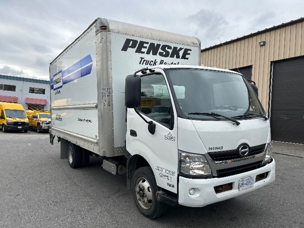 Light Duty Box Truck-Light and Medium Duty Trucks-Hino-2020-155-Burnaby-BC-138,516\n\t\tkm-$ 62,250 - Image 1
