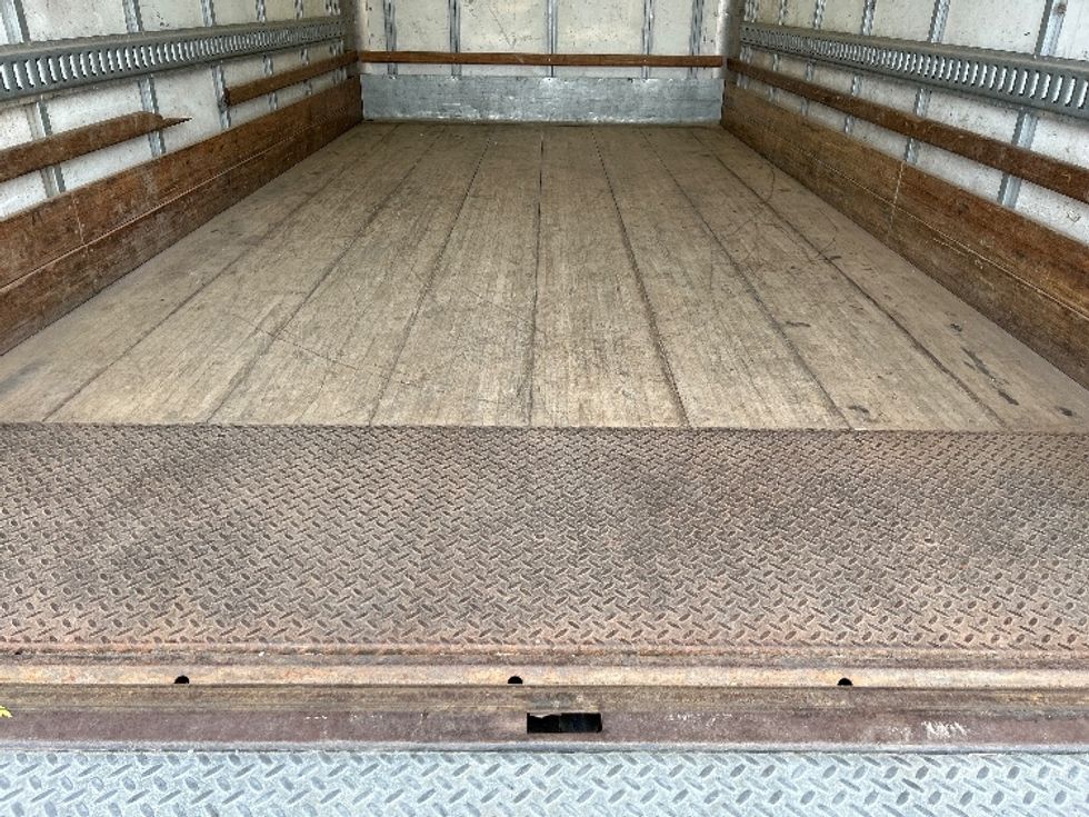 Light Duty Box Truck-Light and Medium Duty Trucks-Hino-2020-155-Burnaby-BC-138,516\n\t\tkm-$ 62,250 - Image 10