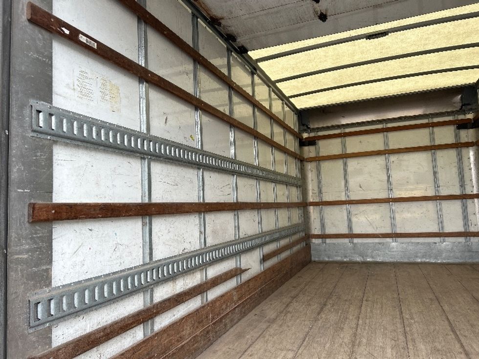 Light Duty Box Truck-Light and Medium Duty Trucks-Hino-2020-155-Burnaby-BC-138,516\n\t\tkm-$ 62,250 - Image 11