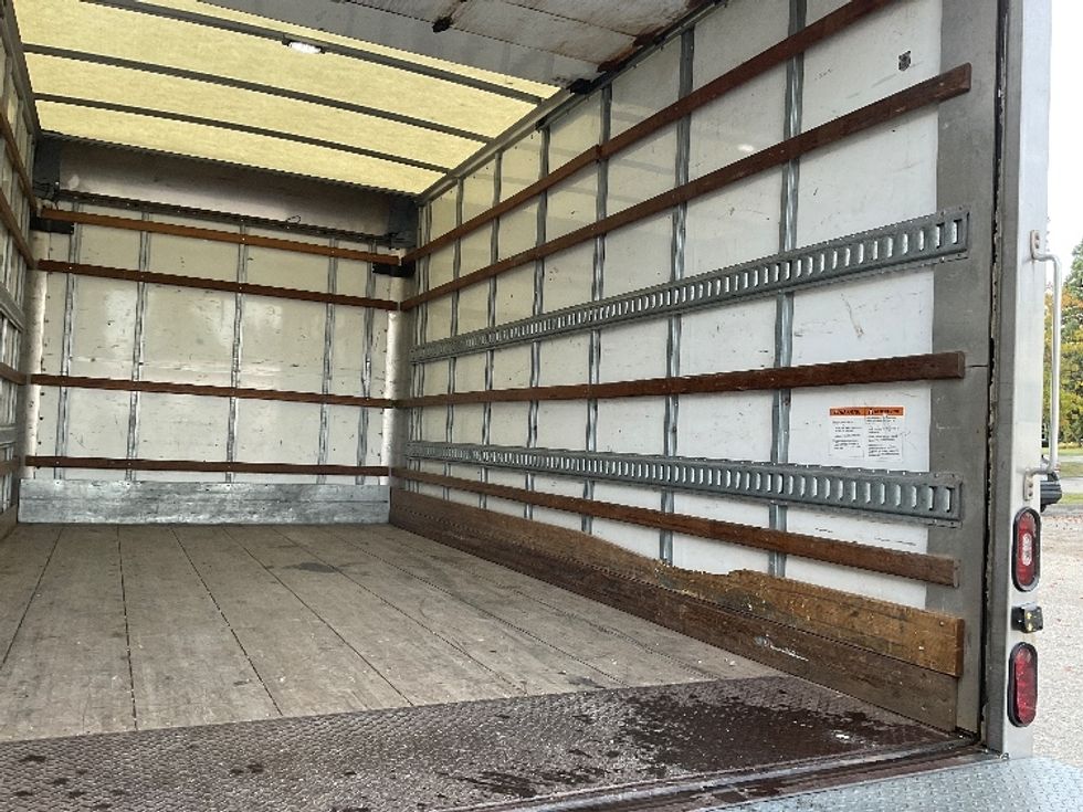 Light Duty Box Truck-Light and Medium Duty Trucks-Hino-2020-155-Burnaby-BC-158,521\n\t\tkm-$ 52,250 - Image 12