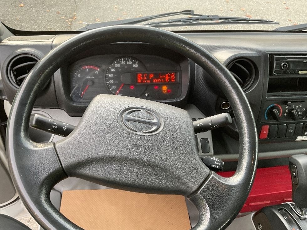 Light Duty Box Truck-Light and Medium Duty Trucks-Hino-2020-155-Burnaby-BC-158,521\n\t\tkm-$ 52,250 - Image 18