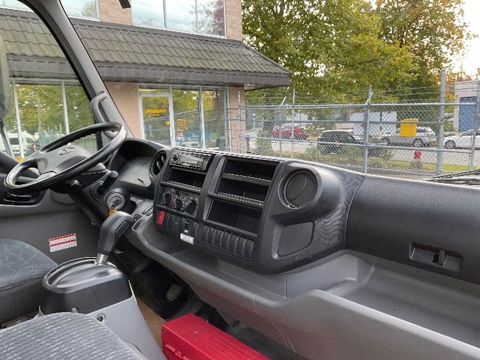 Light Duty Box Truck-Light and Medium Duty Trucks-Hino-2020-155-Burnaby-BC-158,521\n\t\tkm-$ 52,250 - Image 22