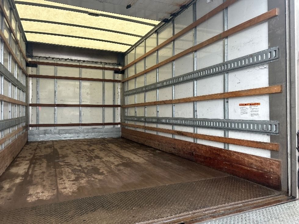 Light Duty Box Truck-Light and Medium Duty Trucks-Hino-2020-155-Burnaby-BC-158,662\n\t\tkm-$ 50,500 - Image 12