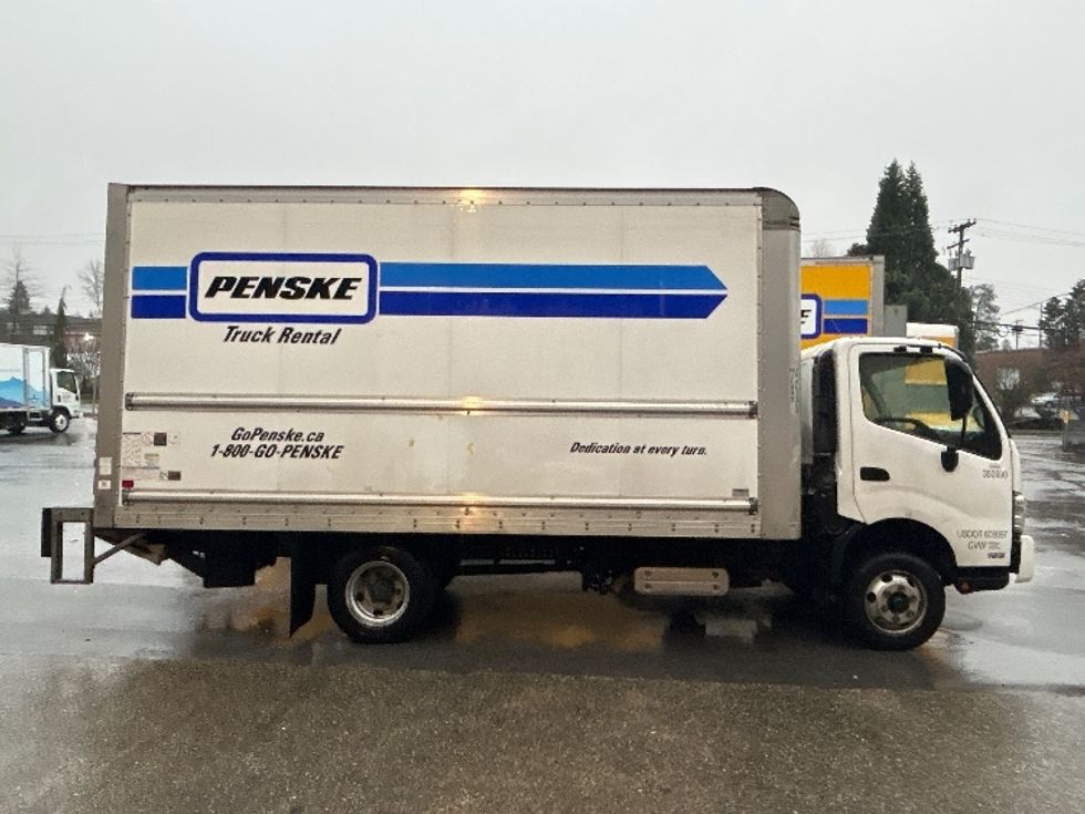 Light Duty Box Truck-Light and Medium Duty Trucks-Hino-2020-155-Burnaby-BC-158,662\n\t\tkm-$ 50,500 - Image 15