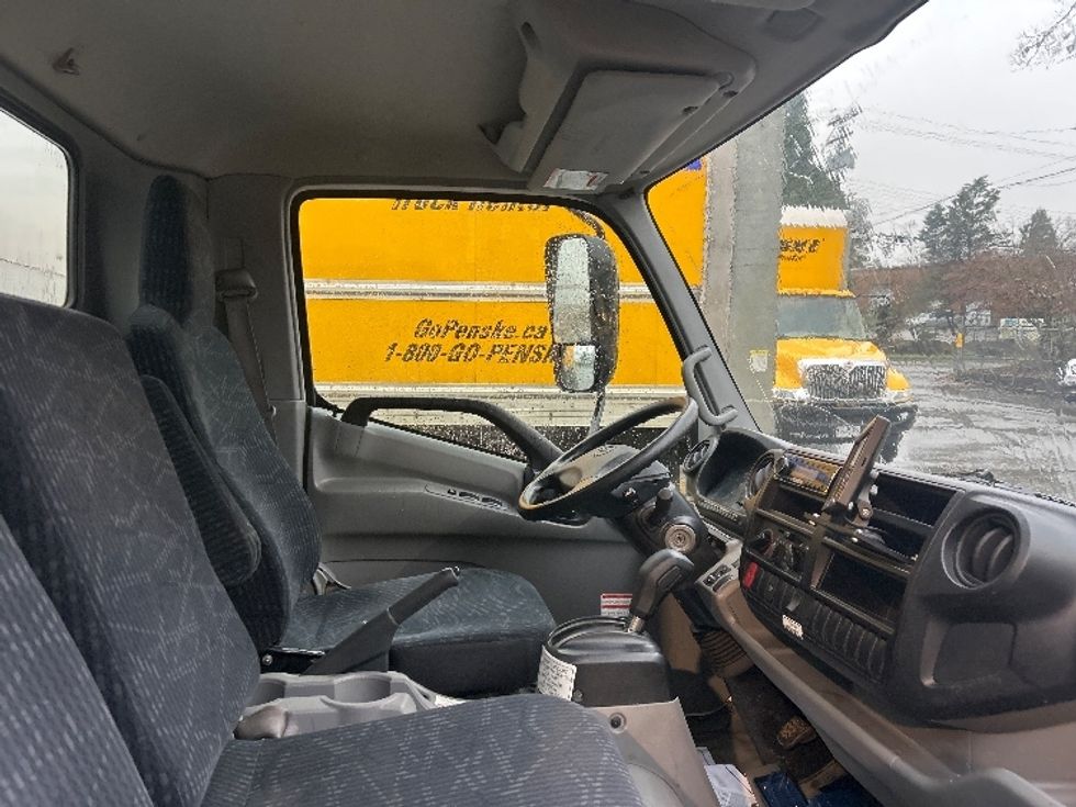 Light Duty Box Truck-Light and Medium Duty Trucks-Hino-2020-155-Burnaby-BC-158,662\n\t\tkm-$ 50,500 - Image 22