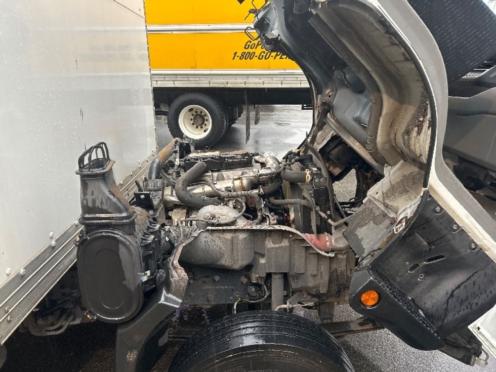 Light Duty Box Truck-Light and Medium Duty Trucks-Hino-2020-155-Burnaby-BC-158,662\n\t\tkm-$ 50,500 - Image 23