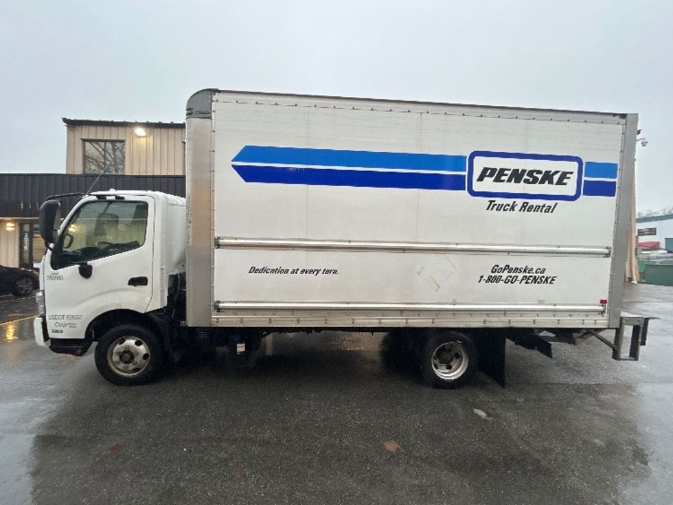 Light Duty Box Truck-Light and Medium Duty Trucks-Hino-2020-155-Burnaby-BC-158,662\n\t\tkm-$ 50,500 - Image 4