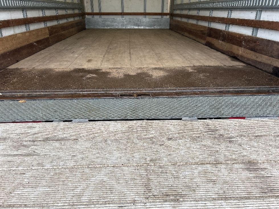 Light Duty Box Truck-Light and Medium Duty Trucks-Hino-2020-155-Burnaby-BC-170,140\n\t\tkm-$ 59,500 - Image 10