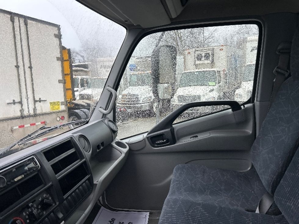Light Duty Box Truck-Light and Medium Duty Trucks-Hino-2020-155-Burnaby-BC-170,140\n\t\tkm-$ 59,500 - Image 19