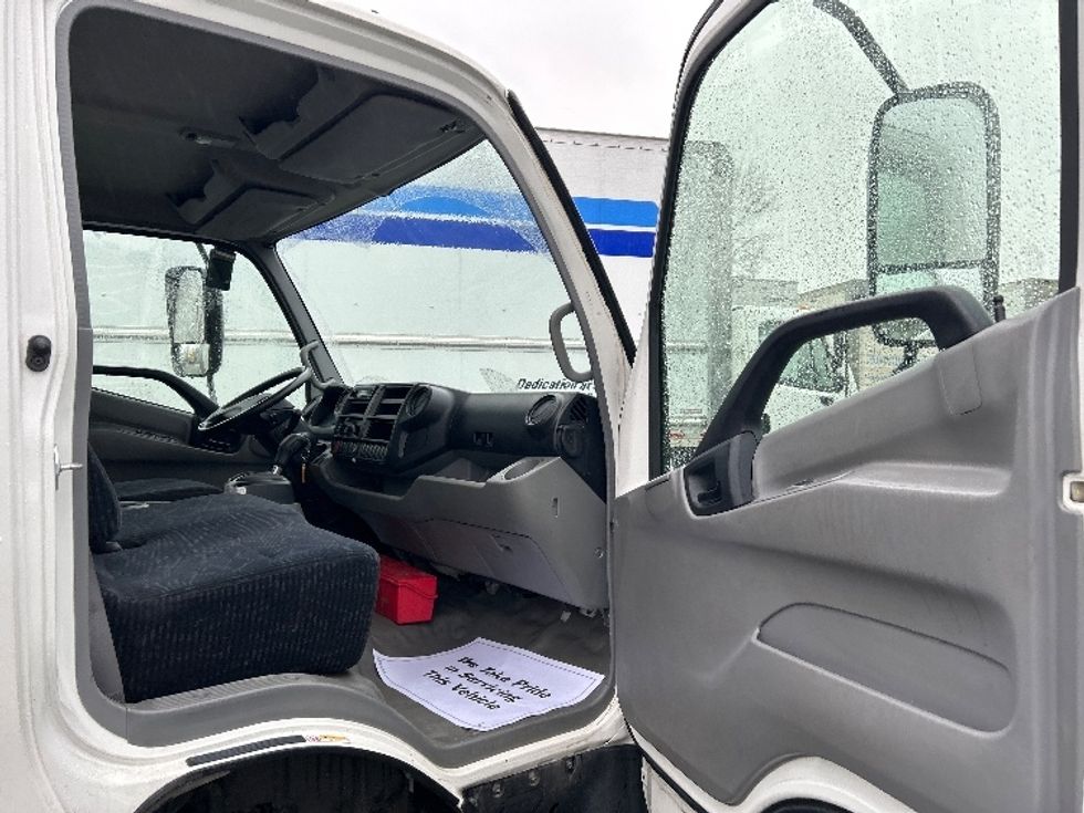 Light Duty Box Truck-Light and Medium Duty Trucks-Hino-2020-155-Burnaby-BC-170,140\n\t\tkm-$ 59,500 - Image 20