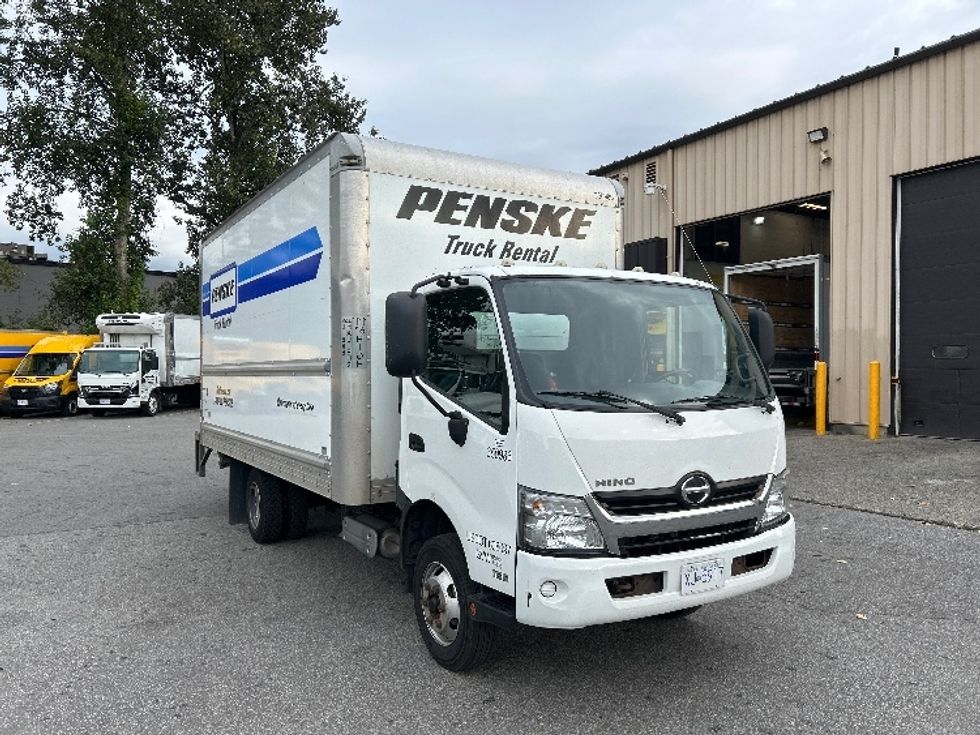 Light Duty Box Truck-Light and Medium Duty Trucks-Hino-2020-155-Burnaby-BC-199,727\n\t\tkm-$ 50,000 - Image 1