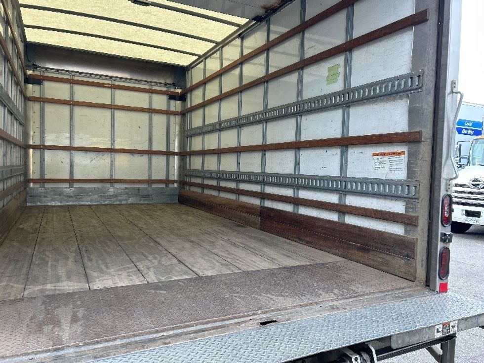 Light Duty Box Truck-Light and Medium Duty Trucks-Hino-2020-155-Burnaby-BC-199,727\n\t\tkm-$ 50,000 - Image 12