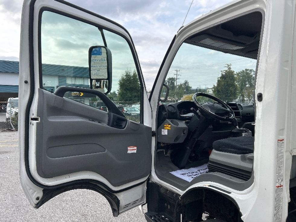 Light Duty Box Truck-Light and Medium Duty Trucks-Hino-2020-155-Burnaby-BC-199,727\n\t\tkm-$ 50,000 - Image 16