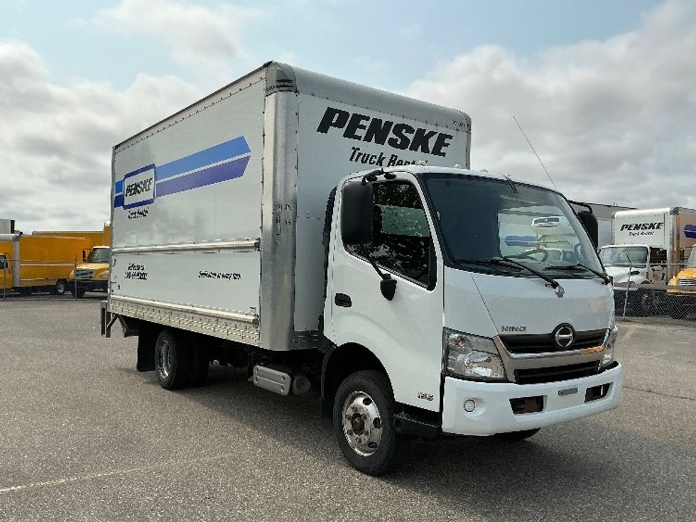 Light Duty Box Truck-Light and Medium Duty Trucks-Hino-2020-155-Calgary-AB-164,143\n\t\tkm-$ 50,750 - Image 1