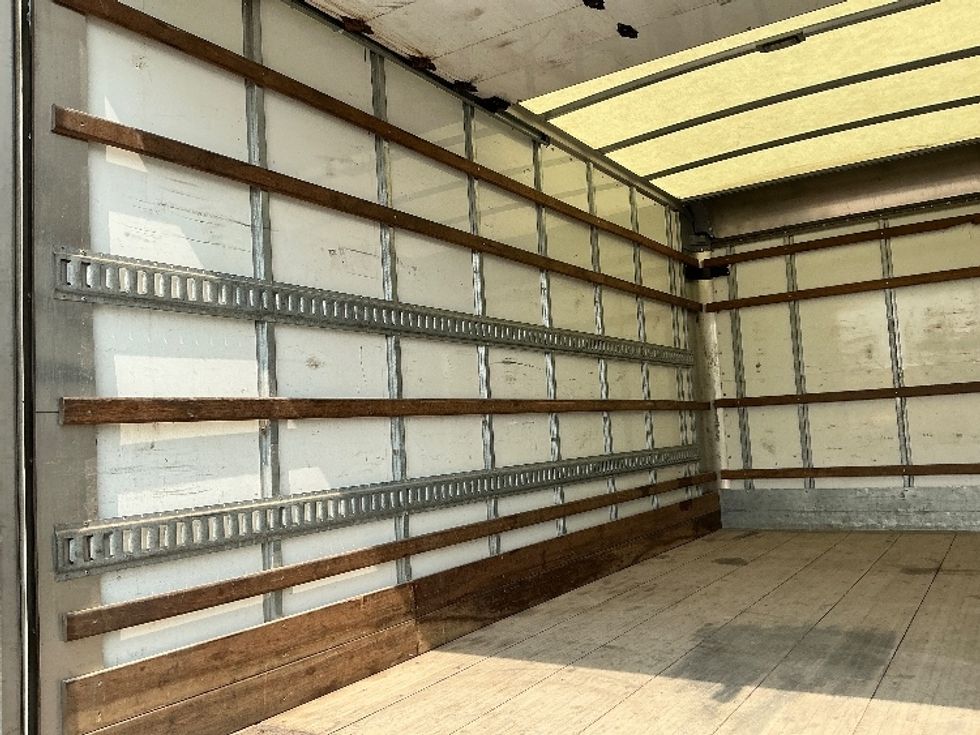 Light Duty Box Truck-Light and Medium Duty Trucks-Hino-2020-155-Calgary-AB-164,143\n\t\tkm-$ 50,750 - Image 11