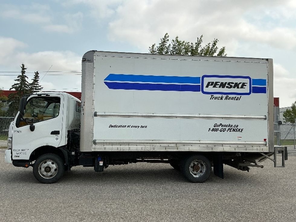 Light Duty Box Truck-Light and Medium Duty Trucks-Hino-2020-155-Calgary-AB-164,143\n\t\tkm-$ 50,750 - Image 4