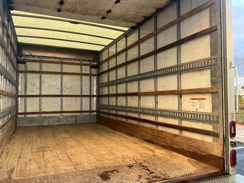 Light Duty Box Truck-Light and Medium Duty Trucks-Hino-2020-155-Cambridge-ON-205,083\n\t\tkm-$ 48,000 - Image 12