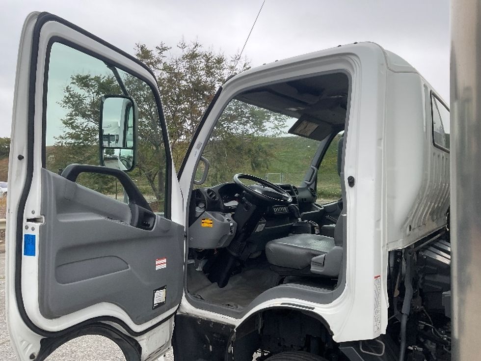 Light Duty Box Truck-Light and Medium Duty Trucks-Hino-2020-155-Carson-CA-87,090\n\t\tmiles-$ 46,750 - Image 16