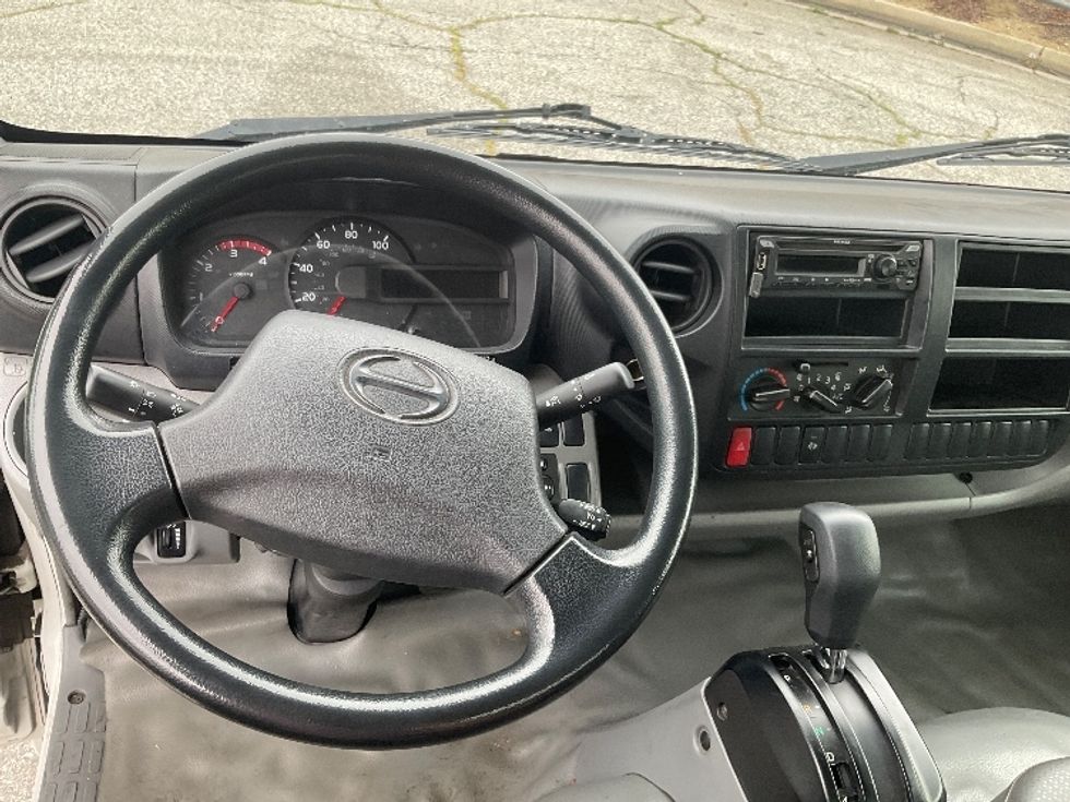 Light Duty Box Truck-Light and Medium Duty Trucks-Hino-2020-155-Carson-CA-87,090\n\t\tmiles-$ 46,750 - Image 18