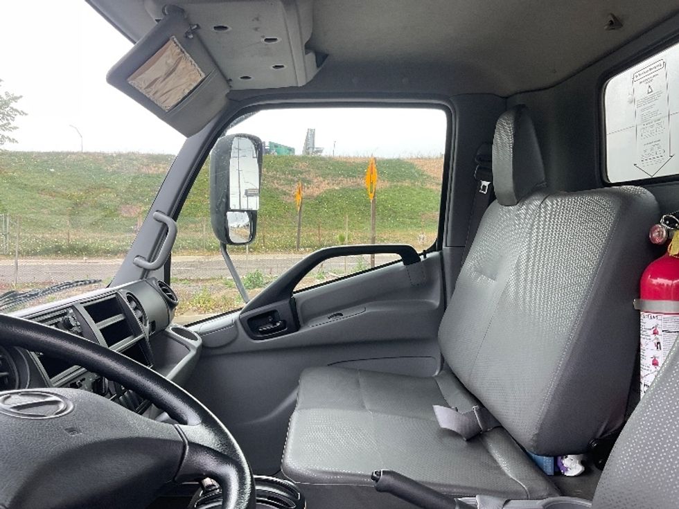 Light Duty Box Truck-Light and Medium Duty Trucks-Hino-2020-155-Carson-CA-87,090\n\t\tmiles-$ 46,750 - Image 19