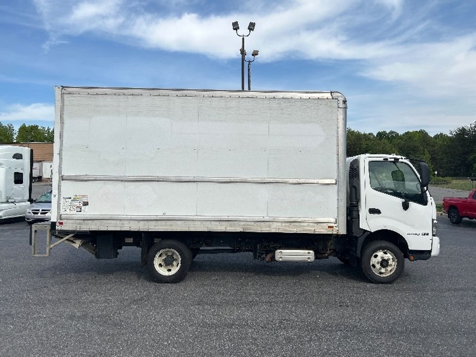 Light Duty Box Truck-Light and Medium Duty Trucks-Hino-2020-155-Concord-NC-126,696\n\t\tmiles-$ 37,750 - Image 15