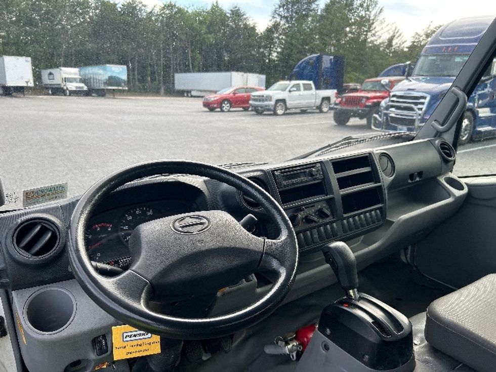 Light Duty Box Truck-Light and Medium Duty Trucks-Hino-2020-155-Concord-NC-126,696\n\t\tmiles-$ 37,750 - Image 17