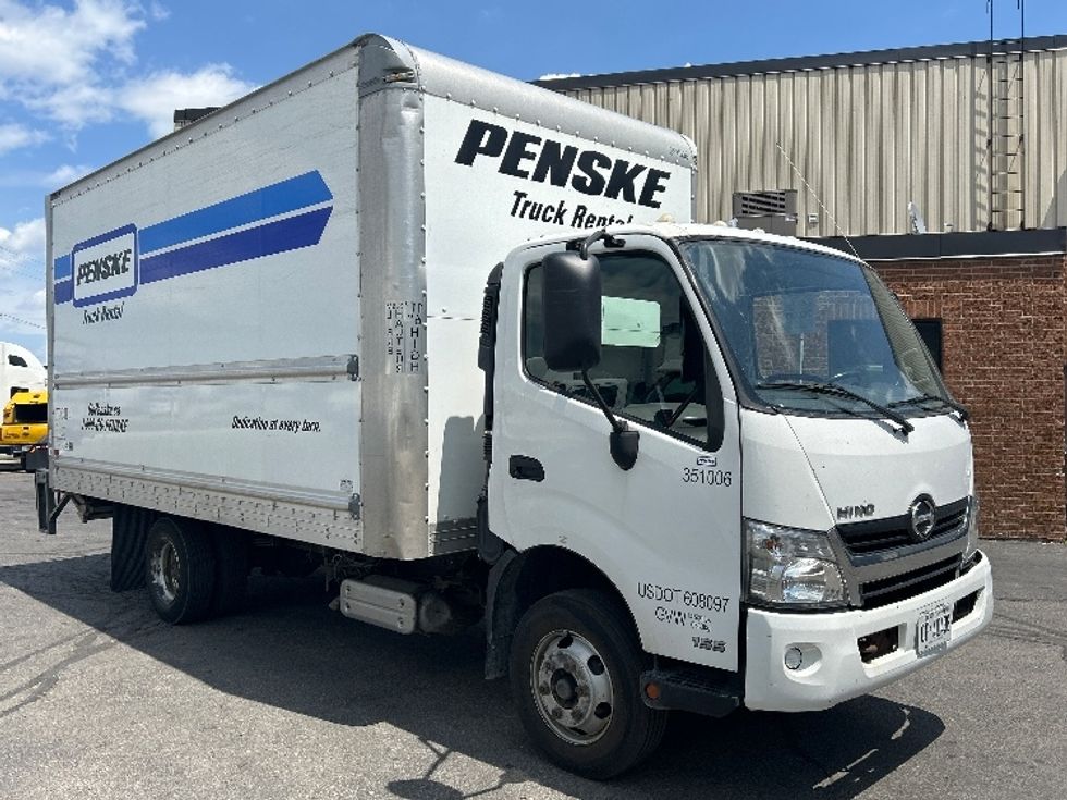 Light Duty Box Truck-Light and Medium Duty Trucks-Hino-2020-155-Concord-ON-181,722\n\t\tkm-$ 48,250 - Image 1