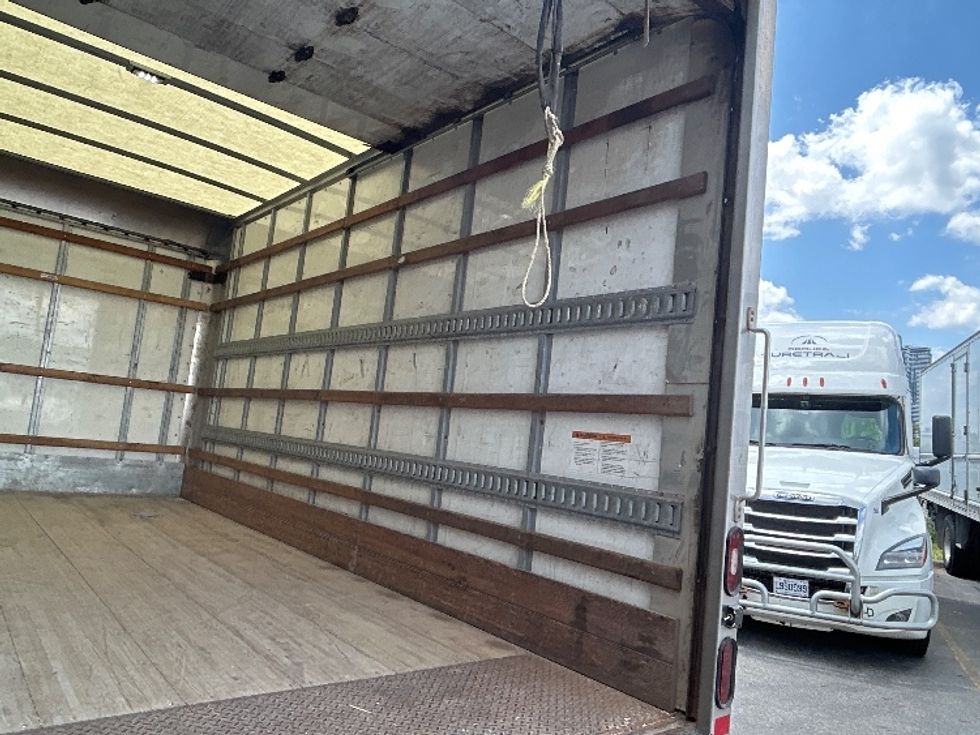 Light Duty Box Truck-Light and Medium Duty Trucks-Hino-2020-155-Concord-ON-181,722\n\t\tkm-$ 48,250 - Image 11
