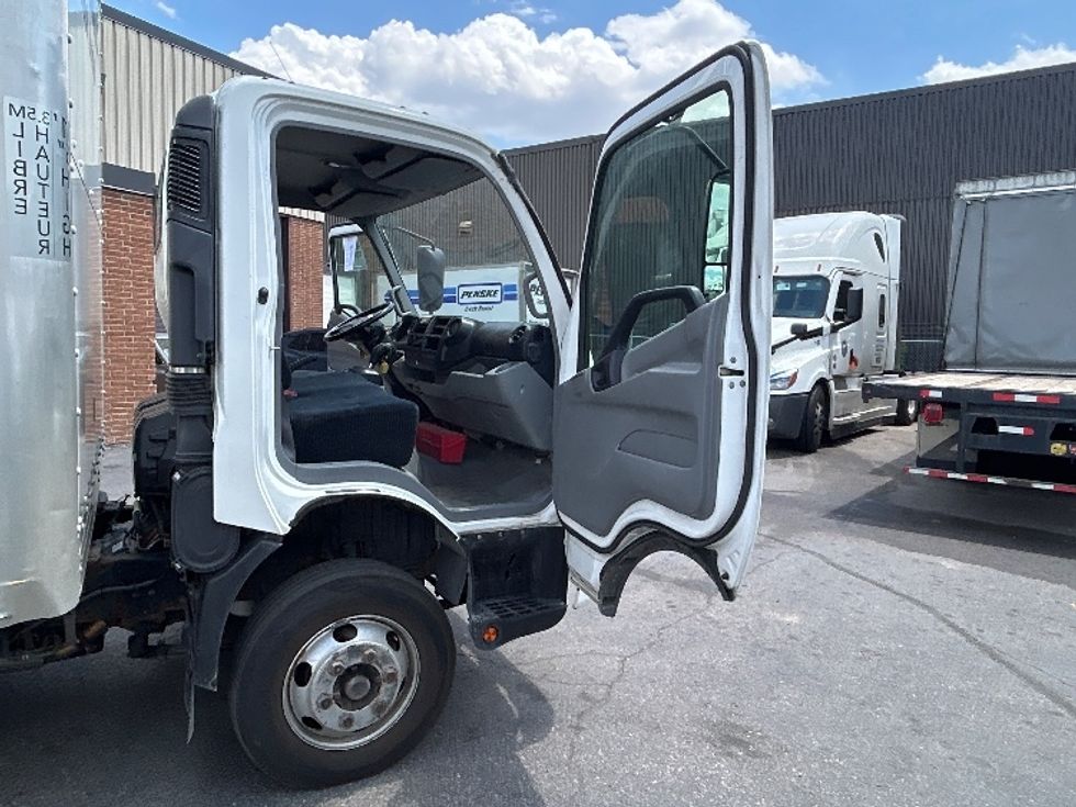 Light Duty Box Truck-Light and Medium Duty Trucks-Hino-2020-155-Concord-ON-181,722\n\t\tkm-$ 48,250 - Image 18