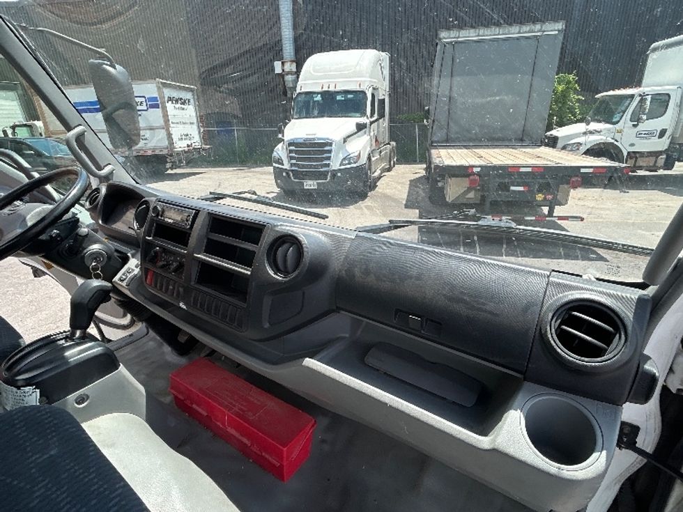 Light Duty Box Truck-Light and Medium Duty Trucks-Hino-2020-155-Concord-ON-181,722\n\t\tkm-$ 48,250 - Image 20