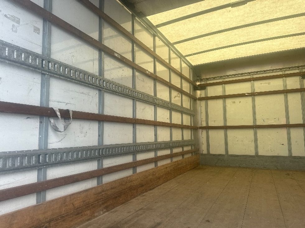 Light Duty Box Truck-Light and Medium Duty Trucks-Hino-2020-155-Concord-ON-187,283\n\t\tkm-$ 50,000 - Image 11