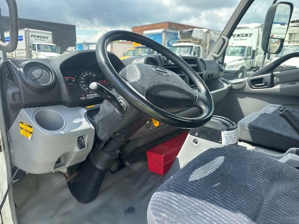 Light Duty Box Truck-Light and Medium Duty Trucks-Hino-2020-155-Concord-ON-221,617\n\t\tkm-$ 46,250 - Image 17