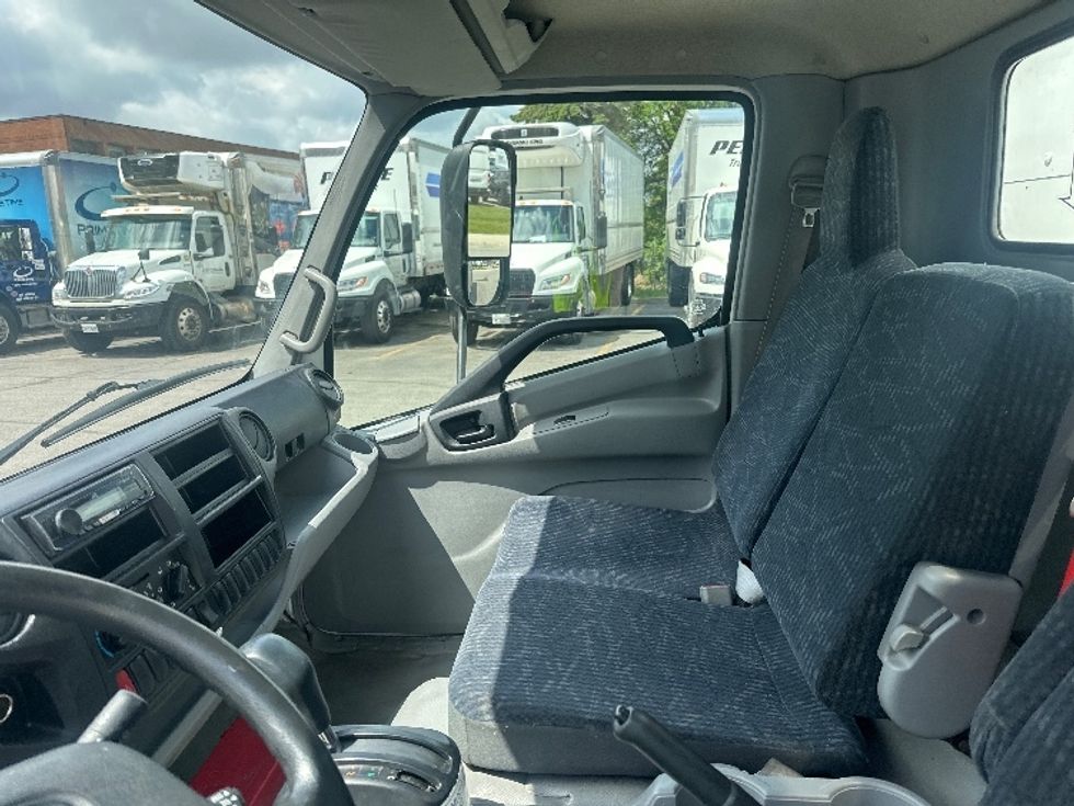 Light Duty Box Truck-Light and Medium Duty Trucks-Hino-2020-155-Concord-ON-221,617\n\t\tkm-$ 46,250 - Image 19