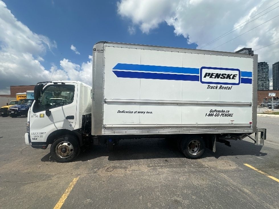 Light Duty Box Truck-Light and Medium Duty Trucks-Hino-2020-155-Concord-ON-221,617\n\t\tkm-$ 46,250 - Image 4
