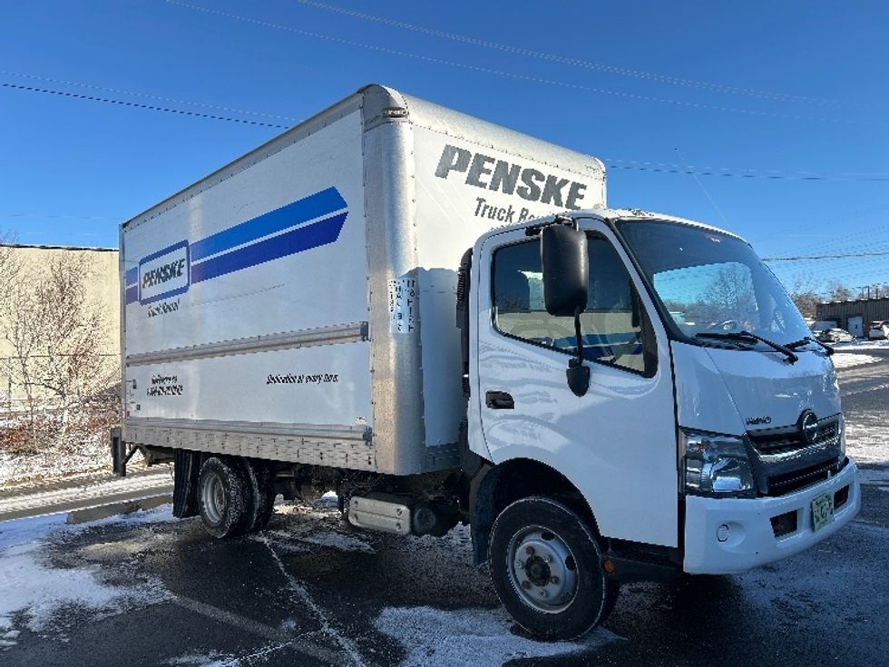 Light Duty Box Truck-Light and Medium Duty Trucks-Hino-2020-155-Dartmouth-NS-142,064\n\t\tkm-$ 52,000 - Image 1