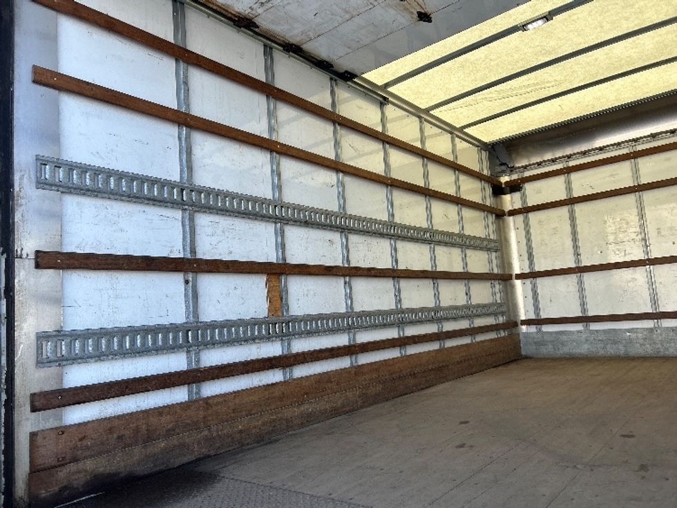 Light Duty Box Truck-Light and Medium Duty Trucks-Hino-2020-155-Dartmouth-NS-142,064\n\t\tkm-$ 52,000 - Image 11