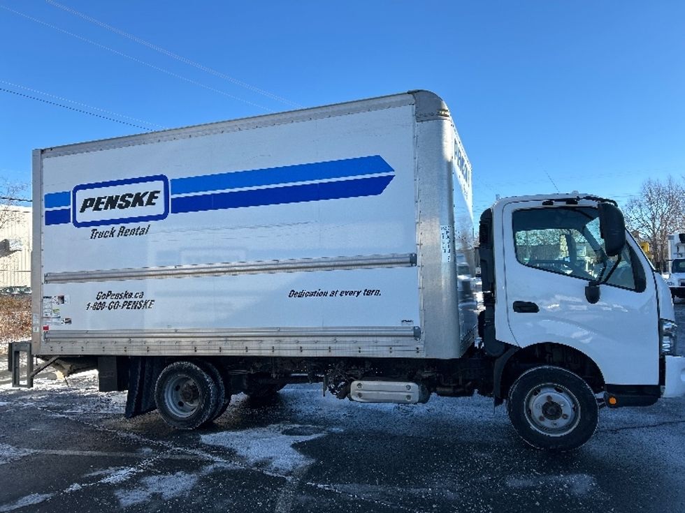 Light Duty Box Truck-Light and Medium Duty Trucks-Hino-2020-155-Dartmouth-NS-142,064\n\t\tkm-$ 52,000 - Image 15