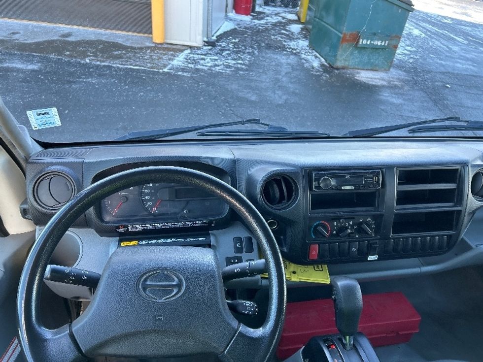 Light Duty Box Truck-Light and Medium Duty Trucks-Hino-2020-155-Dartmouth-NS-142,064\n\t\tkm-$ 52,000 - Image 18