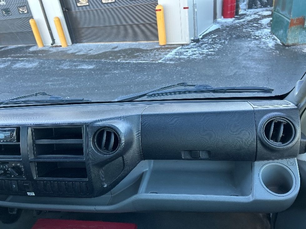 Light Duty Box Truck-Light and Medium Duty Trucks-Hino-2020-155-Dartmouth-NS-142,064\n\t\tkm-$ 52,000 - Image 21