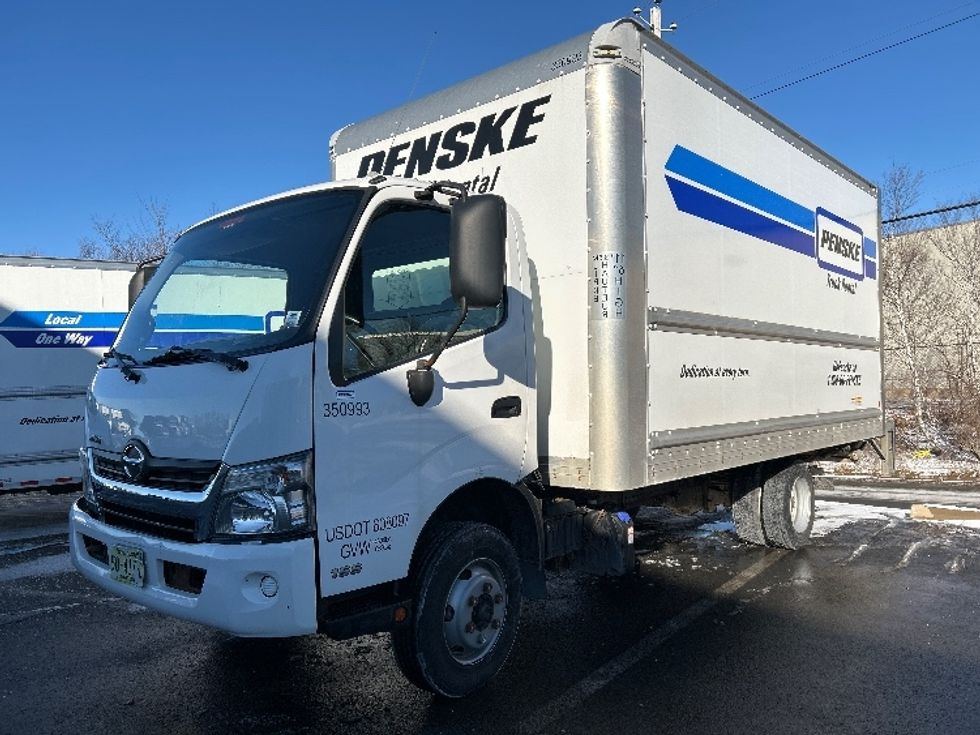 Light Duty Box Truck-Light and Medium Duty Trucks-Hino-2020-155-Dartmouth-NS-142,064\n\t\tkm-$ 52,000 - Image 3