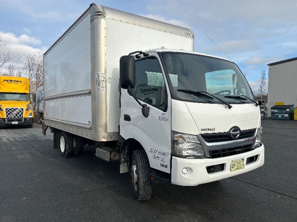 Light Duty Box Truck-Light and Medium Duty Trucks-Hino-2020-155-Dartmouth-NS-171,839\n\t\tkm-$ 50,000 - Image 1
