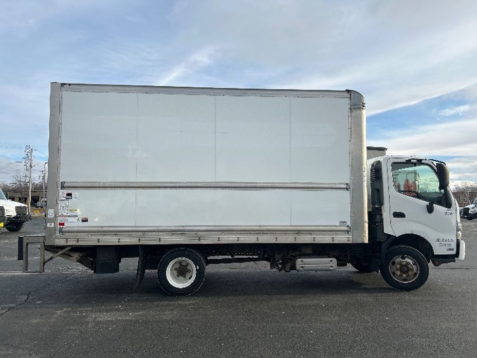 Light Duty Box Truck-Light and Medium Duty Trucks-Hino-2020-155-Dartmouth-NS-171,839\n\t\tkm-$ 50,000 - Image 15