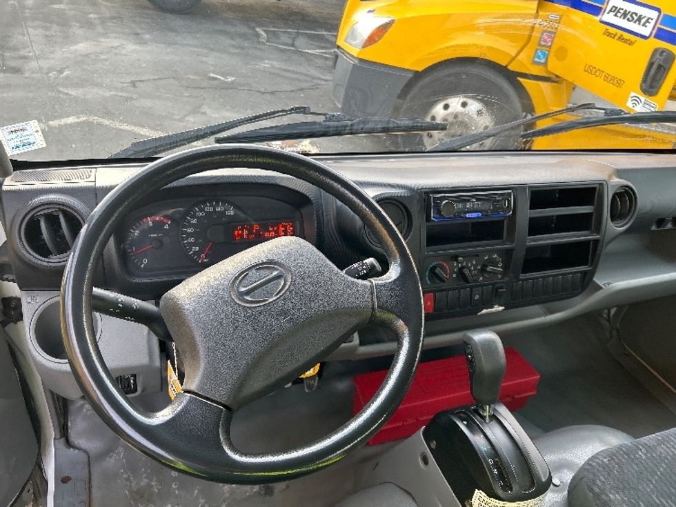 Light Duty Box Truck-Light and Medium Duty Trucks-Hino-2020-155-Dartmouth-NS-171,839\n\t\tkm-$ 50,000 - Image 18