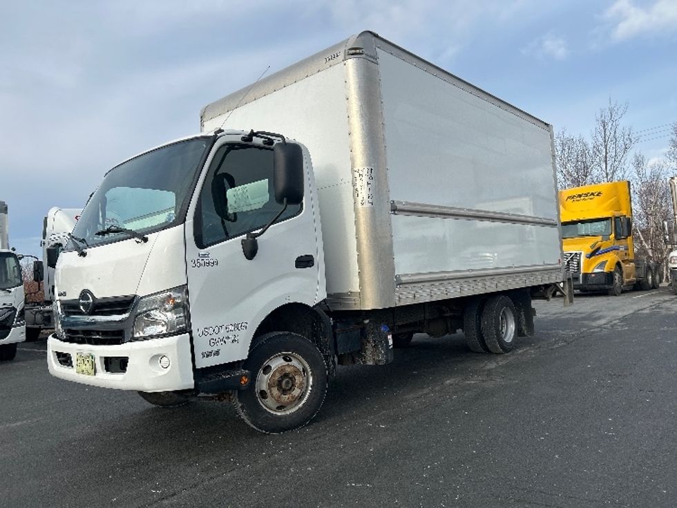Light Duty Box Truck-Light and Medium Duty Trucks-Hino-2020-155-Dartmouth-NS-171,839\n\t\tkm-$ 50,000 - Image 3